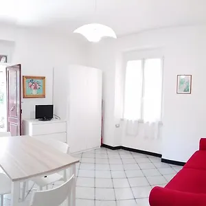  Apartment Ferrando Italien